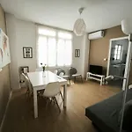 Florit Flats - The Ausias March Apartment